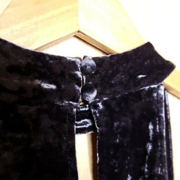 American Eagle Women's Blue Velvet Cold Shoulder Halter Neck Top Small - Picture 4 of 8